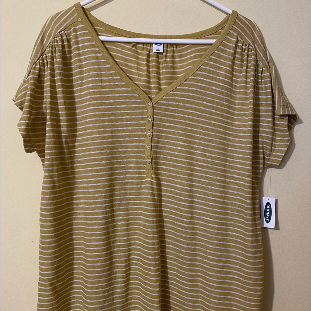 Large Never Worn Old Navy Shirt